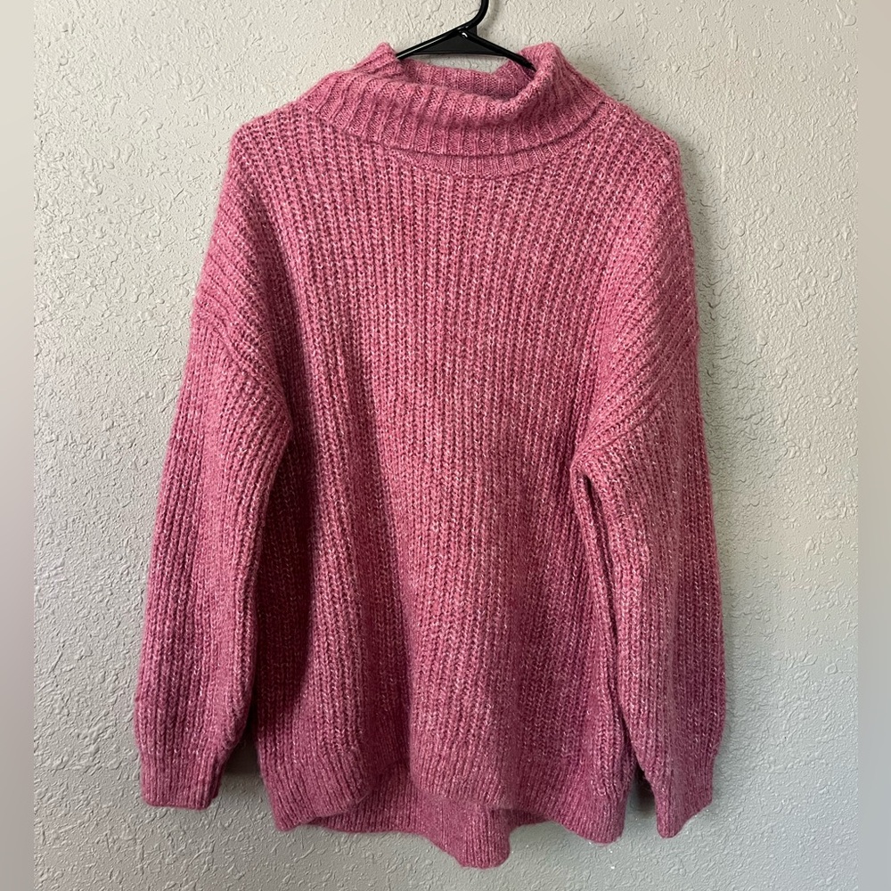 EUC Old Navy Tunic Length Pink Turtleneck Sweater